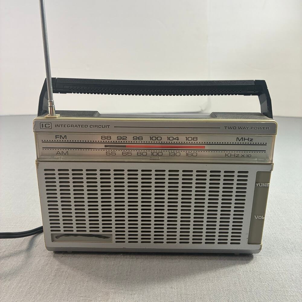 Vintage GE General Electric 7-2650A Portable AM FM Radio Tested Working